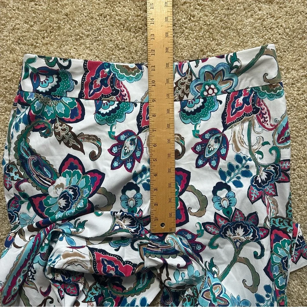 Chico’s So Slimming Brigitte Crop Pants Size 2 (US 12) Floral Stretch - Picture 7 of 8